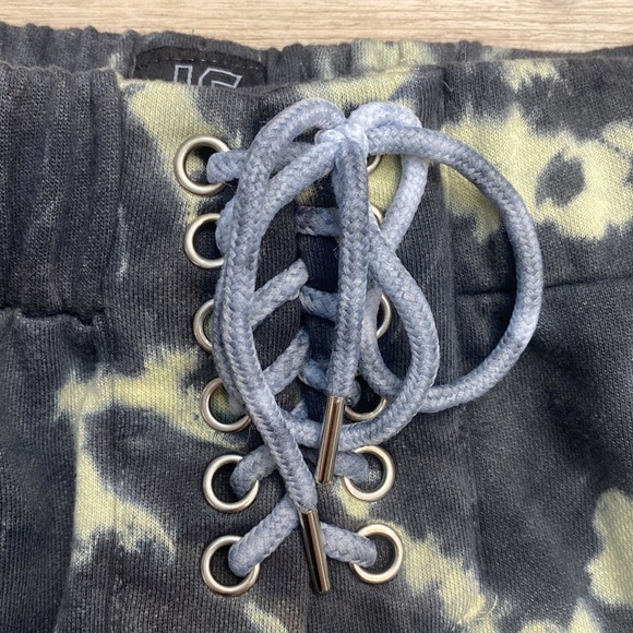 LF |‎ Tracker | Lace Up Gym Sweat Shorts - Picture 5 of 15